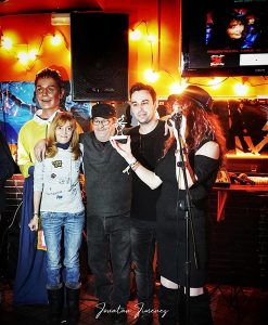 Concierto De tot cor en el bar musical Yesterday de Santa Coloma de Gramenet