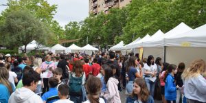 Mercado de Cooperatives en el Parc del Turonet en Cerdanyola. Foto Marc Mata (Tot Cerdanyola)